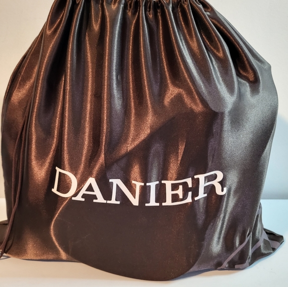 NWOT DANIER RED LEATHER PURSE - Picture 15 of 15